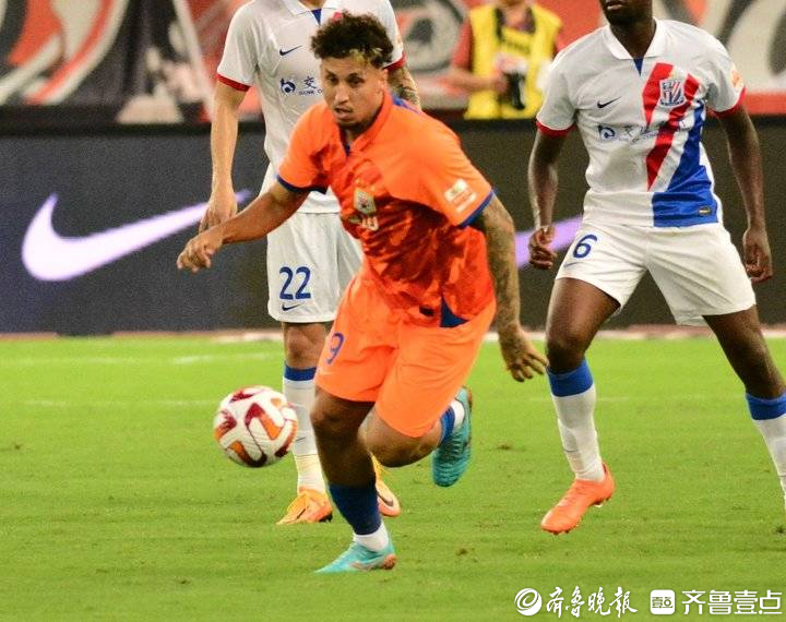 山东泰山训练开放日,加时末段回应争议引欢呼,意甲在即,赛季目标并未改变的简单介绍 山东泰山训练开放日,加时末段回应争议引欢呼,意甲在即,赛季目标并未改变的简单介绍