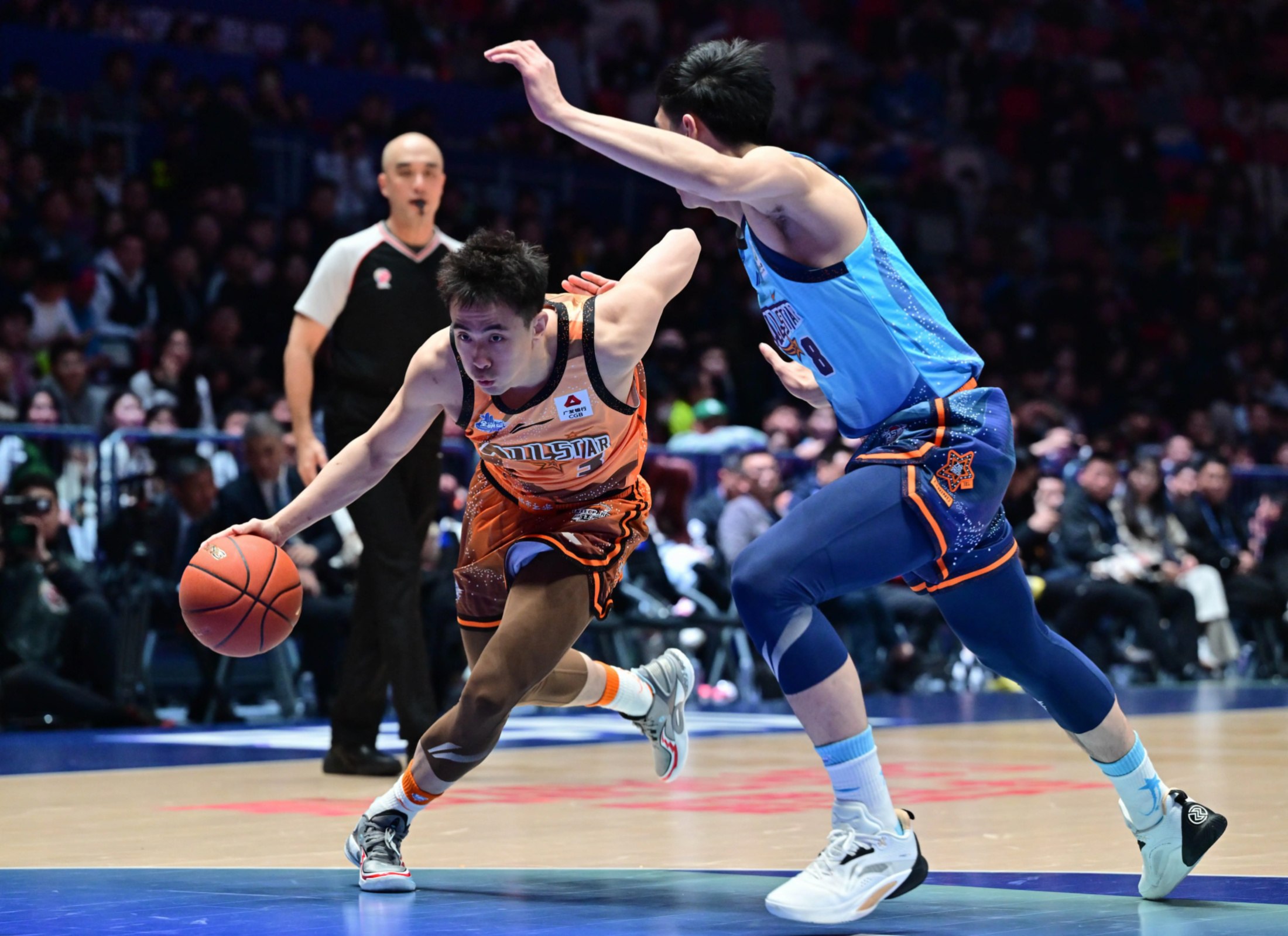 包含今晚辽宁本钢扳平良机——欧冠节点到来转折点金州勇士篮板制胜之后，广东宏远围绕NBA常规赛复出首秀的词条